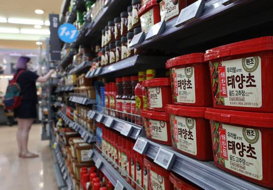 Various gochujang products are displayed at a discount mart in Seoul on June 29. [NEWS1] 
