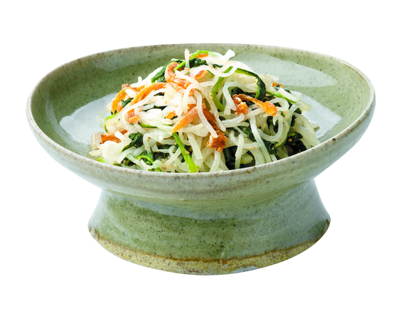 Mixed vegetables from Kaesong (capital of Goryeo), served on top of a plate inspired by Goryeo celadon. [ARUMJIGI]