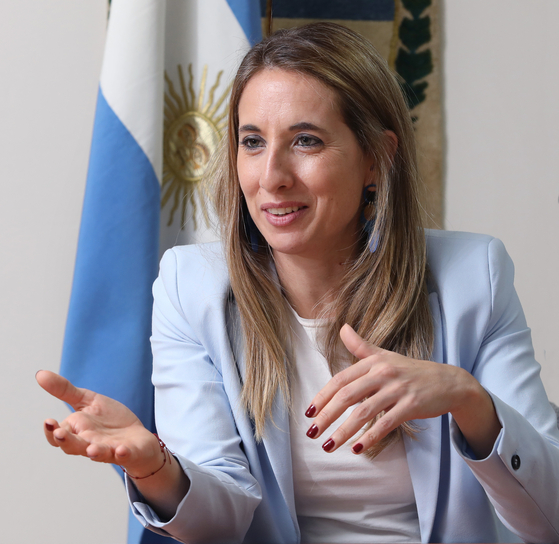 Cecilia Nicolini, Argentina’s vice minister of environment, sustainable development and innovation speaks with the Korea JoongAng Daily at the embassy in Seoul last Thursday. [PARK SANG-MOON]