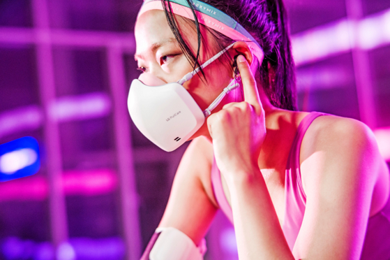 A model wears the second generation LG PuriCare Wearable Air Purifier. [LG ELECTRONICS]