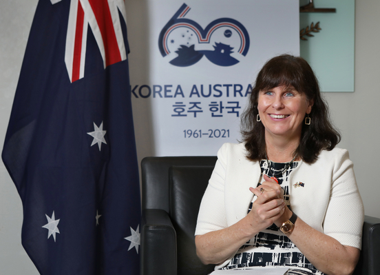 Catherine Raper, Australian ambassador to Korea, speaks with the Korea JoongAng Daily at the embassy in Seoul on Aug. 12. [PARK SANG-MOON]
