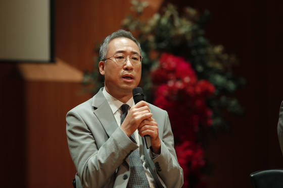 Pianist Chang Hyoung-joon, the newly appointed president of the Seoul Arts Center, speaks during a press conference held on Thursday at the IBK Chamber Hall of the arts center in southern Seoul. [YONHAP] 