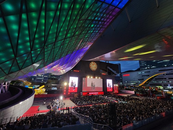 The opening ceremony of this year's Busan International Film Festival held at Busan Cinema Center on Oct. 5. It's the first time in three years the event was hosted at full scale due to Covid-19 pandemic. [YONHAP]