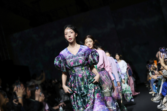2022 Girls fashion dresses Sanrio Hello kitty summer new style