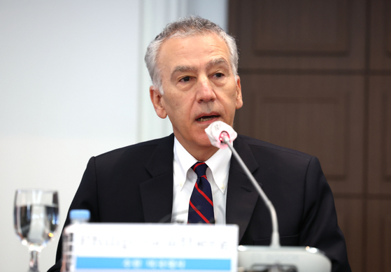 U.S. Ambassador to South Korea Philip Goldberg speaks during a debate forum hosted by the Kwanhun Club, an association of senior journalists, at the Press Center in Seoul on Oct. 18. [YONHAP]