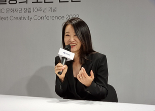 Yoon Song-yee, chairperson of the NC Cultural Foundation, sits down in an interview with the local press as a part of the “Next Creativity Conference 2022” at the foundation’s headquarters in Daehangno, central Seoul, on Thursday. [YOON SO-YEON]