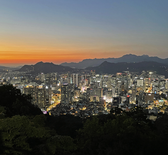 A view of Seoul seen from Mount Namsan [ALLAND DHARMAWAN] 