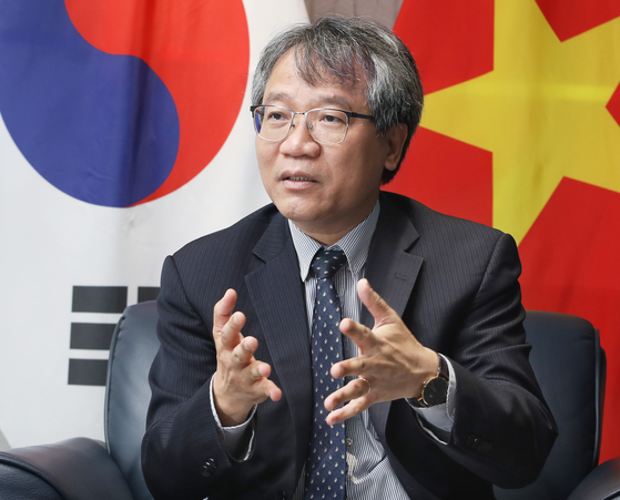 Ambassador of Vietnam to Korea Nguyen Vu Tung speaks with the Korea JoongAng Daily about the 30 years of Vietnam-Korea relations at the Vietnamese Embassy in Seoul. [PARK SANG-MOON]