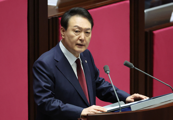 President Yoon Suk-yeol makes his first parliamentary budget speech Tuesday morning at the National Assembly in Yeouido, western Seoul, which was boycotted by the rival Democratic Party (DP). [JOINT PRESS CORPS]