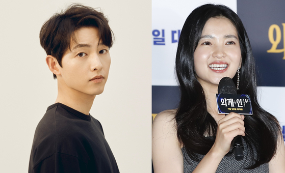 Actors Song Joong-ki, left, and Kim Tae-ri were embroiled in rumors of a romantic relationship that were cut short on Saturday as the actors' agencies strongly denied the claims. [HIGH ZIUM STUDIO, NEWS1]
