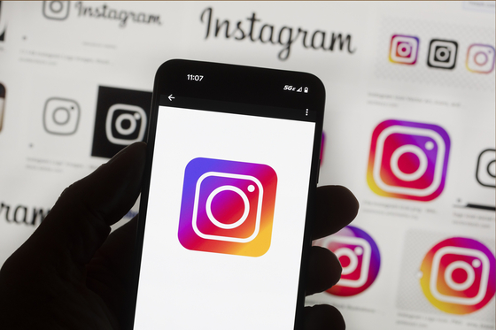 The Instagram service was disrupted worldwide, including in Korea, on Monday, lasting more than eight hours. [AP]