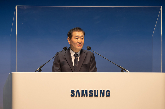 Samsung Electronics Vice Chairman Han Jong-hee presides over a shareholder meeting on Thursday in Yongin, Gyeonggi. [SAMSUNG ELECTRONICS]