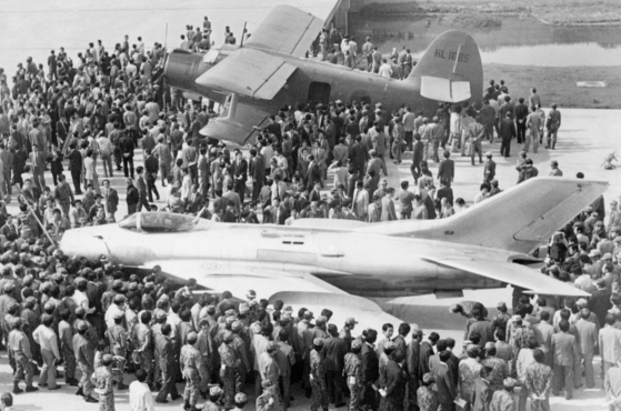 The MiG-19 supersonic fighter jet that Lee flew to Korea in. [JOONGANG PHOTO]