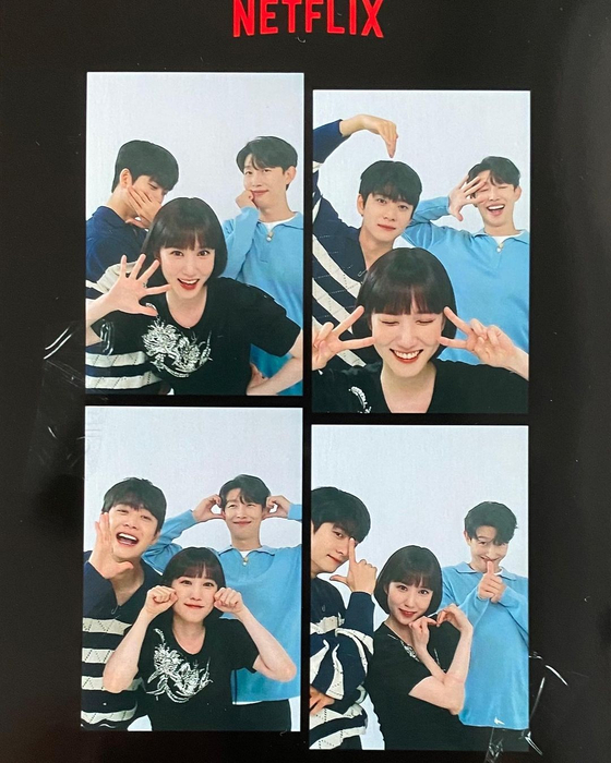 The stars of ENA's hit television series "Extraordinary Attorney Woo" (2022) gave fans a Netflix version of a photo strip. [NETFLIX]