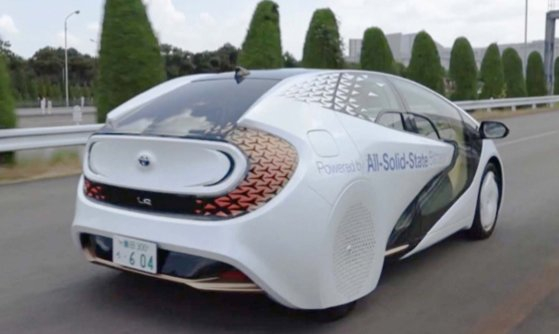 Toyota introduced a prototype of an electric vehicle that is equipped with solid-state batteries in September 2021. [JOONGANG PHOTO] 