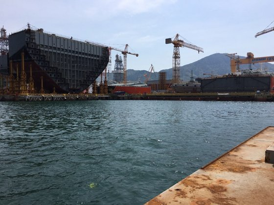 An empty dock at a shipyard in Geoje, South Gyeongsang. [MOON HEE-CHUL]