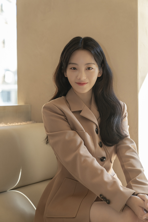 Cho Yi-hyun relishes in relatively relaxed role in 'Ditto