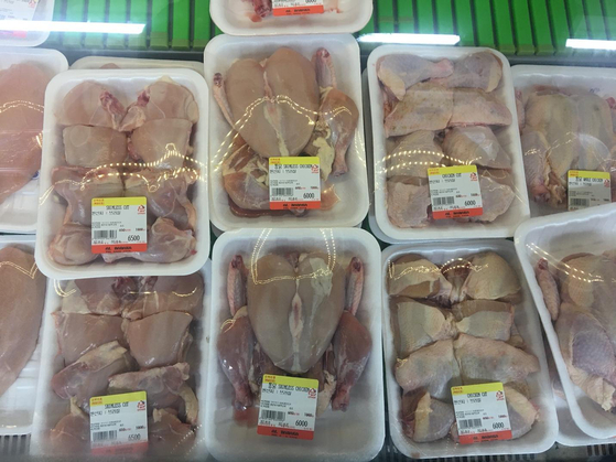 Halal chicken displayed at Al-Baraka, a Halal meat shop [AAMNA SHEZAD]