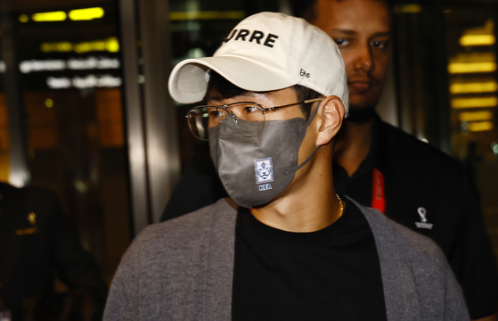 Lee Kang-in arrives in Doha on Sunday evening.  [JOONGANG ILBO]