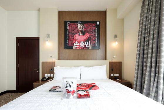 Son Heung-min's bedroom at Le Meridien City Center in Doha, Qatar. The rooms have been decorated with images of the players.  [JOONGANG ILBO] 