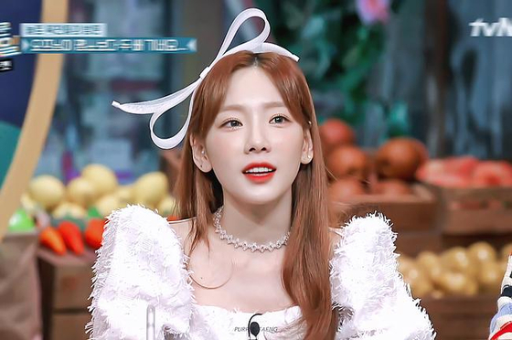 Singer Taeyeon on set of tvN weekend game show ″Amazing Saturday″ (2018-) as a regular panelist [SCREEN CAPTURE]