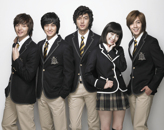 Characters of hit drama series "Boys Over Flowers" (2009) in uniforms [KBS]