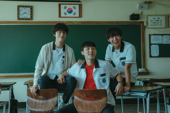Park, on far right, as Si-eun with two of his friends Su-ho and Bum-seok, portrayed by Choi Hyun-wook and Hong Kyeong. [WAVVE]