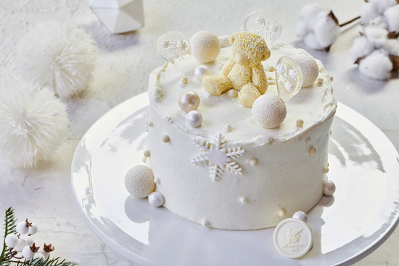 JW Marriott Hotel Seoul in Seocho District, southern Seoul, celebrates the approach of Christmas with a selection of the 2022 limited-edition Christmas cakes crafted by the hotel pastry team. [JW MARRIOTT HOTEL SEOUL]
