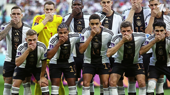 Germany players protest at World Cup[ONEFOOTBALL]