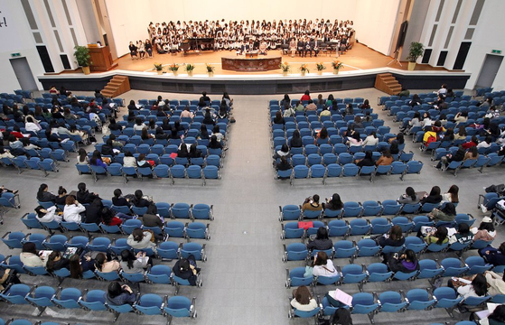 All students at Ewha Womans University are required to attend weekly chapel lectures. [YONHAP]