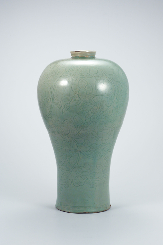 Celadon Prunus Vase with Incised Lotus and Scroll Design, a National Treasure [NATIONAL MUSEUM OF KOREA]