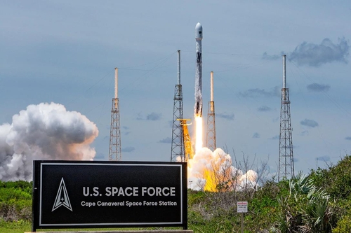 This photo provided by the U.S. Space Force shows the launch of a rocket at the Cape Canaveral Space Force Station in June 2021. [YONHAP] 