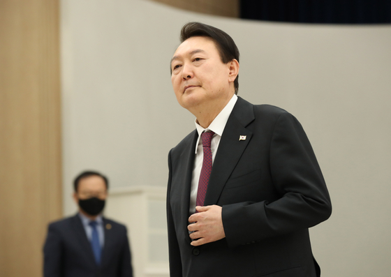 President Yoon Suk-yeol is seen at the Presidential Office in Yongsan on Nov. 25. [YONHAP] 