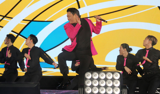 Singer and producer PSY performs during "2022 Powerful Daegu K-pop Concert" on Oct. 9. [YONHAP] 