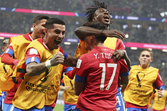 Yeltsin Tejeda of Costa Rica celebrates with teammates after scoring during the Group E match between Costa Rica and Germany at the 2022 FIFA World Cup at Al Bayt Stadium in Al Khor, Qatar on Thursday. [XINHUA/YONHAP]