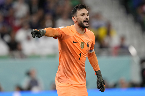France's goalkeeper Hugo Lloris gestures during a round of 16 match between France and Poland at the 2022 FIFA World Cup at Al Thumama Stadium in Doha, Qatar on Sunday.  [AP/YONHAP]