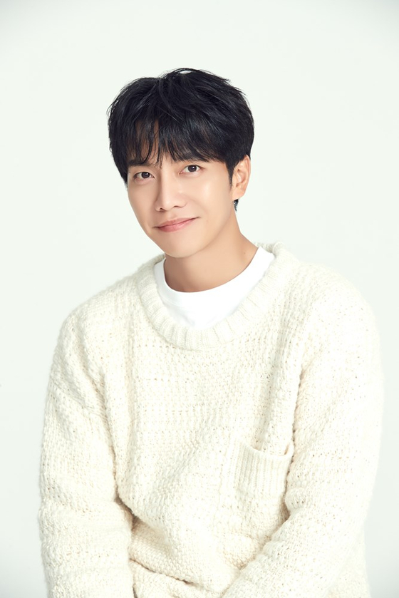 Singer, actor Lee Seung-gi to host new JTBC survival program 'Peak Time'