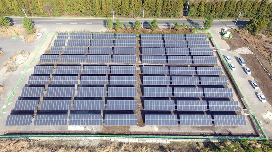 Solar panels installed in Jocheon-eup on Jeju Island [YONHAP]