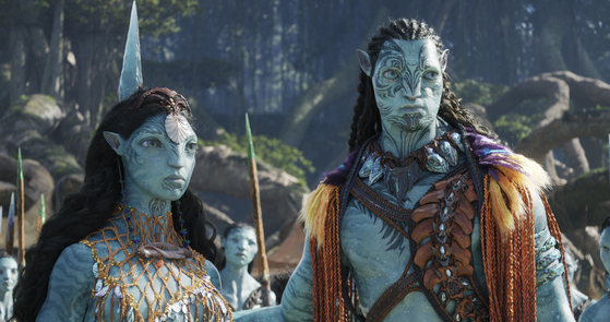 Kate Winslet and Cliff Curtis portray Ronal and Tonowari, reef people from the Metkayina clan of the Pandora planet. [THE WALT DISNEY COMPANY KOREA]
