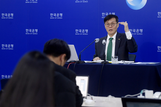 Bank of Korea Gov. Rhee Chang-yong speaks at a press conference held to discuss inflation in central Seoul on Dec. 20. [JOINT PRESS CORPS]