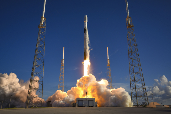 SpaceX Falcon 9 launch vehicle takes off from the Cape Canaveral Space Force Station in Florida, on Aug. 4. [KARI]