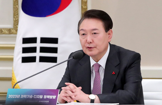 President Yoon Suk-yeol speaks during a policy briefing by the Science Ministry at the Blue House's Yeongbingwan state guesthouse in central Seoul on Dec. 28. [YONHAP] 