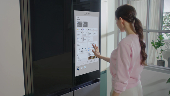 Samsung Electronics will introduce an updated Bespoke refrigerator featuring a Family Hub panel, which offers a 32-inch touchscreen. [SAMSUNG ELECTRONICS]