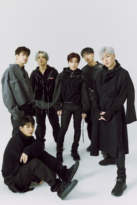 All six members of boy band iKON left YG Entertainment last month and signed with 143 Entertainment on Sunday. [YG ENTERTAINMENT]