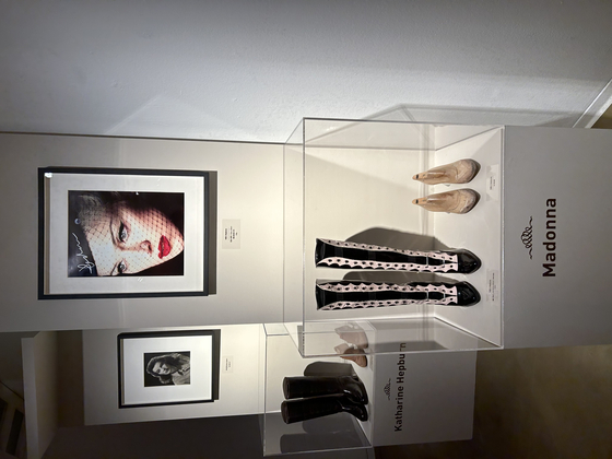 Pop star Madonna's shoes and her wooden last [SHIN MIN-HEE]