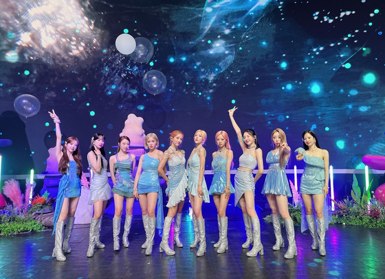 WJSN debuted in 2016. It is currently active as a 10-member group as three more Chinese members are active in China. [STARSHIP ENTERTAINMENT]