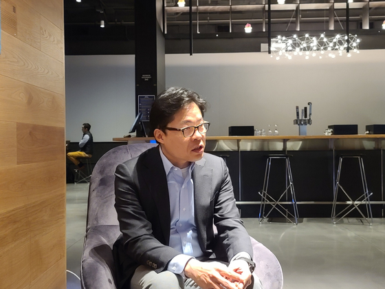 Yoon Tae-won, CEO of Yuhan USA, speaks in an interview with reporters on Jan. 9 at the BEI San Francisco hotel, on the sidelines of the annual J.P. Morgan Healthcare Conference in the city. [PARK EUN-JEE]