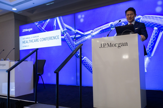 Lotte Biologics CEO Richard Lee delivers a presentation during the annual J.P. Morgan Healthcare Conference on Jan. 10. [LOTTE BIOLOGICS]