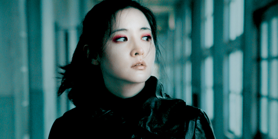 Actor Lee Young-ae in "Lady Vengeance" (2005) [CJ ENM]