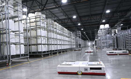An automated guided vehicle that carries parts and components at the Tennessee plant [LG ELECTRONICS]